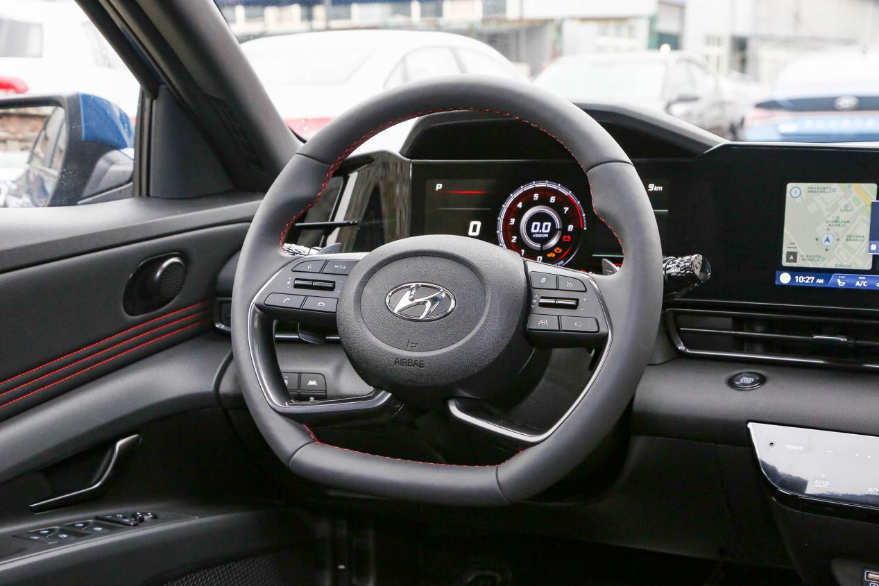 七代伊兰特百公里0-100实测,第七代伊兰特次顶配1.5l落地