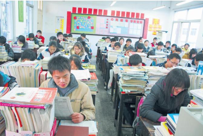 云南高考女生考出660分,17岁云南女孩就差1分落榜国防大学