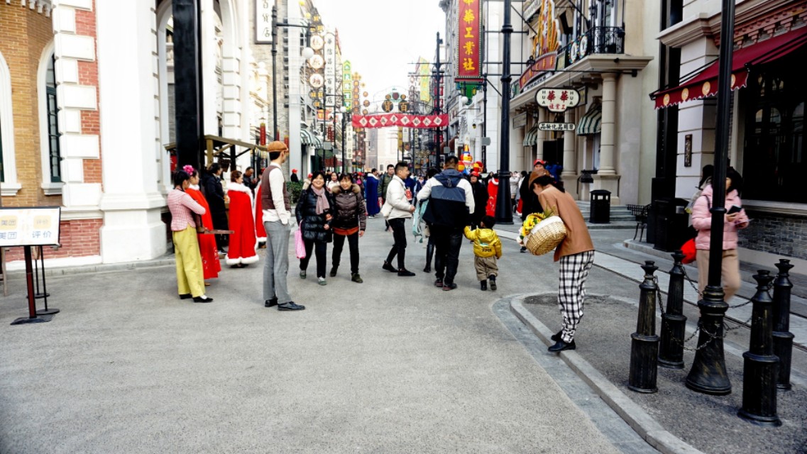 中原穿越时空夜游建业电影小镇,郑州建业电影小镇下午去游玩