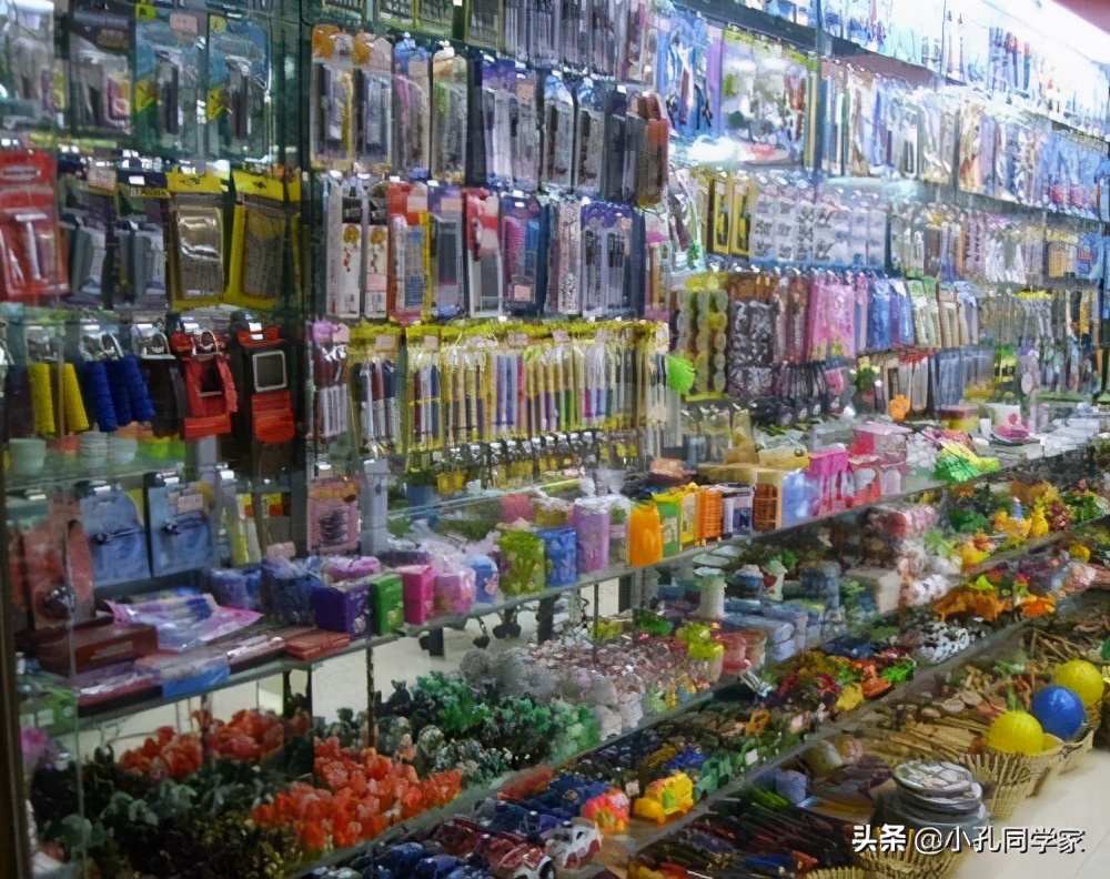 2元店挣钱吗一年赚多少钱,开二元店一个月赚多少钱