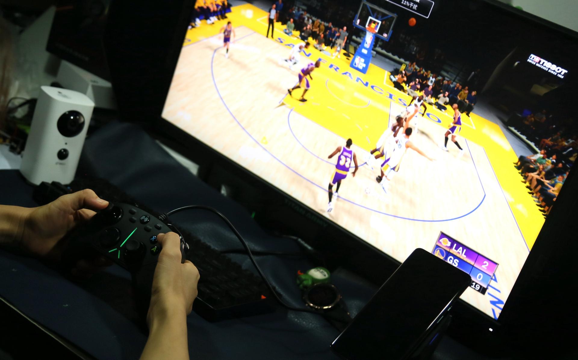 北通阿修罗3手柄玩神力科莎,北通阿修罗3游戏手柄无线版设置