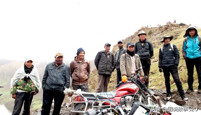 “疯狂”虫草一根卖到30元，中国最大虫草地，5月开挖孩子放假