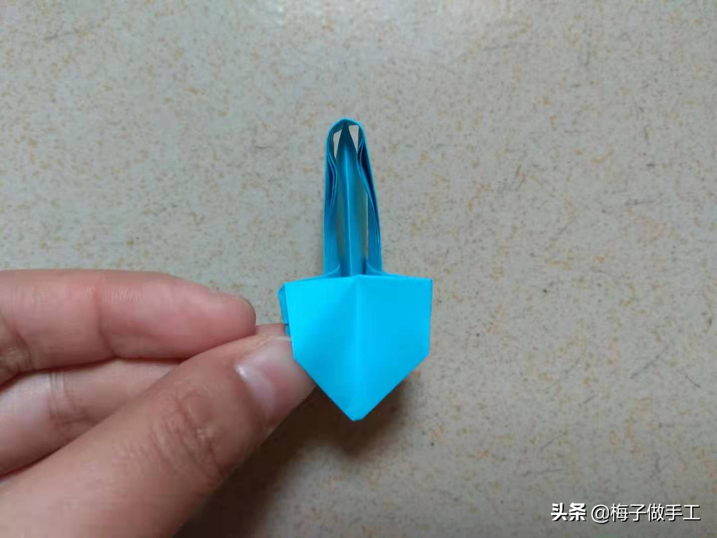 折纸花篮的折法步骤图片,3-6岁儿童最简单折纸花篮