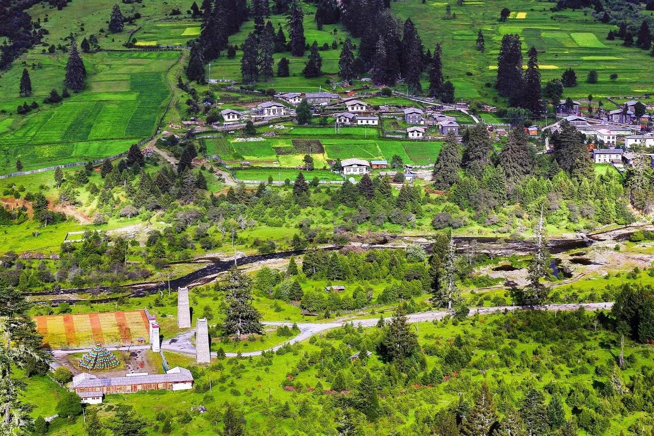 中国唯一不收费的高速公路,中国旅游风景最好的四条高速