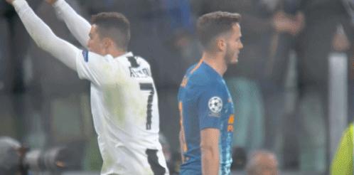 c罗难掩颓势梅西尽显球王风范,梅西难掩颓势c罗尽显球王风范