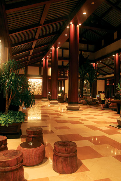 三亚希尔顿酒店多少钱一晚,三亚六月适合旅游度假吗