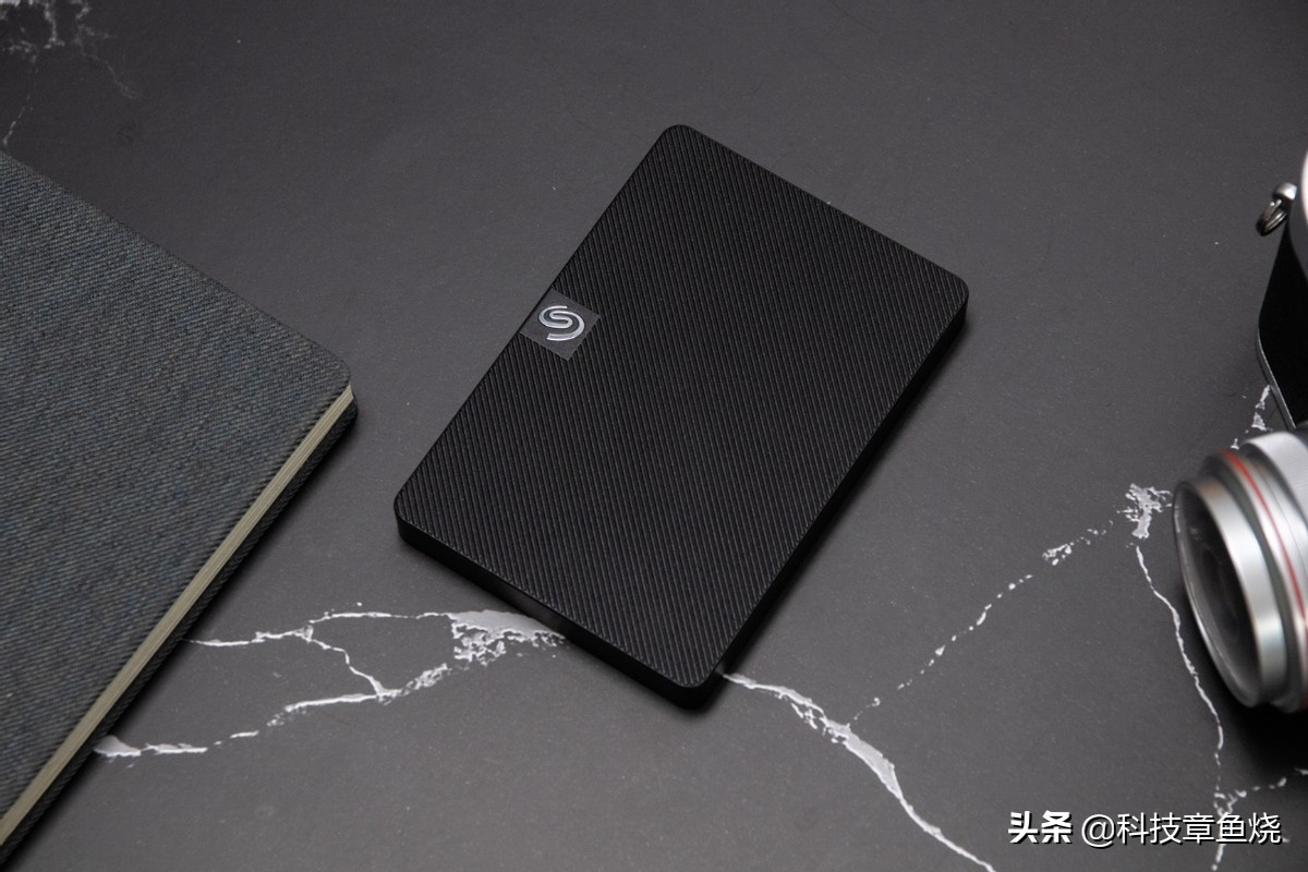 希捷移动硬盘睿易和简系列哪个好,希捷硬盘睿翼系列和铭系列哪个好