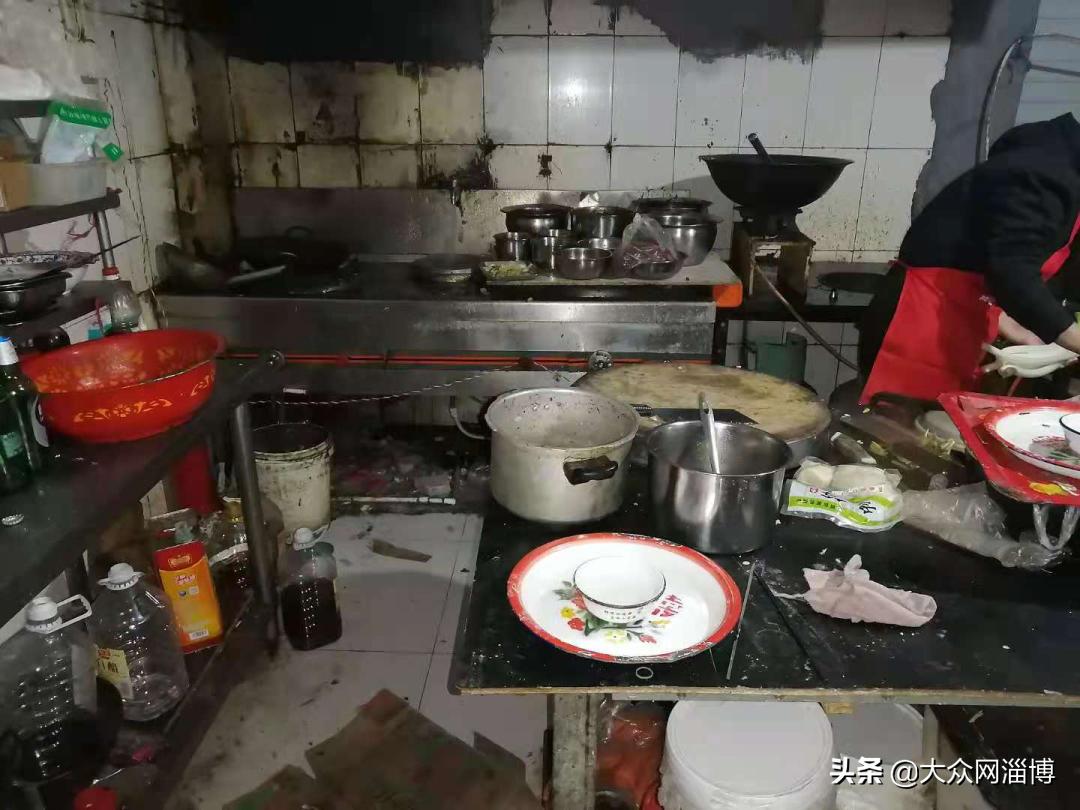 曝光餐饮后厨脏乱差违法吗,曝光滨州多家餐饮店上黑榜