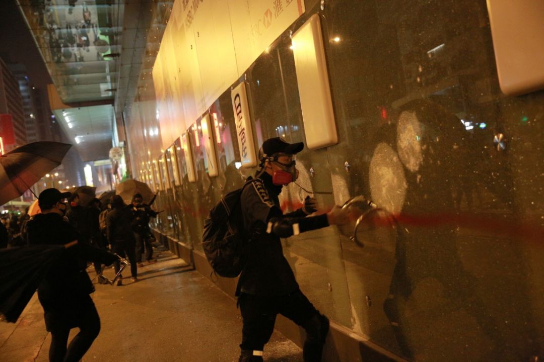 香港一日丨再不惩罚暴徒，他们就要自己笨死了