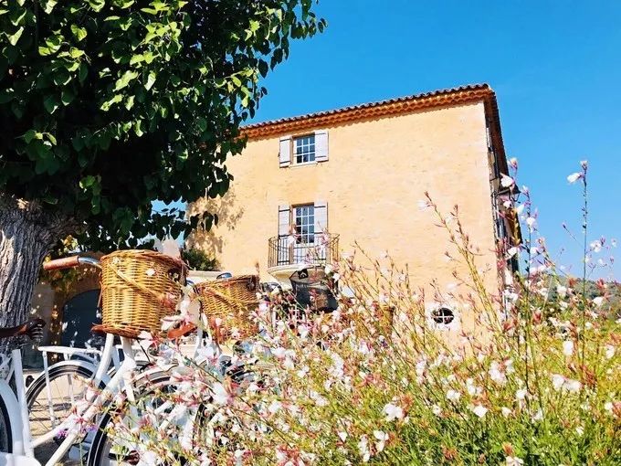 Chanel最新款香水原料诞生地,竟然就藏在这个中世纪小镇!