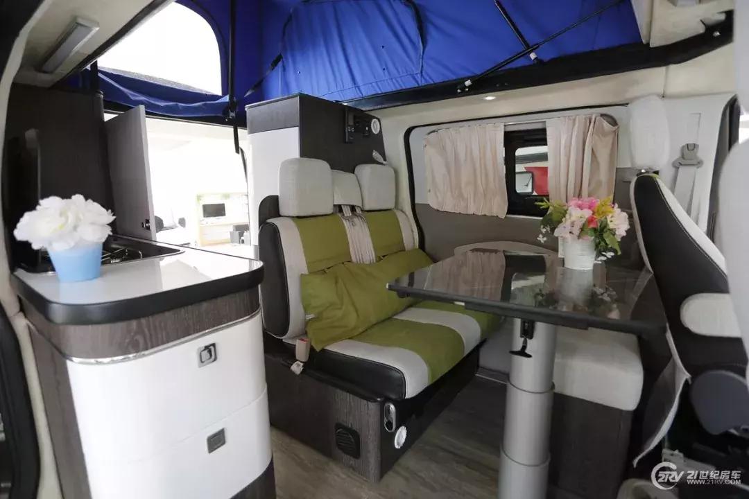 36.98万的轻卡房车,最新款2.5米湖光自动挡房车