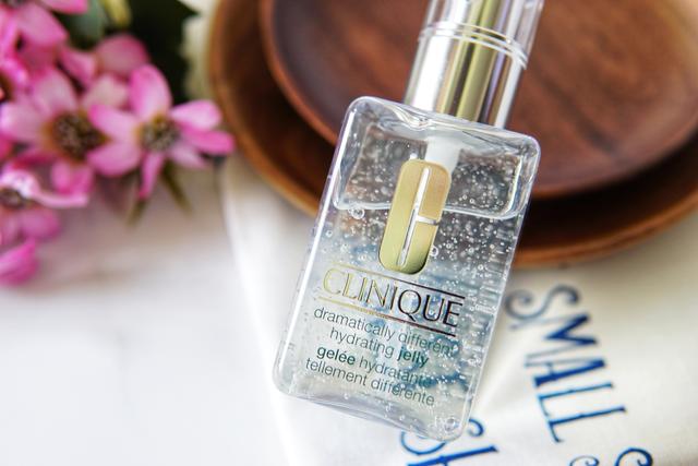 夏季面霜保湿不油腻退红不拔干,夏天清爽不油腻的面霜有哪些