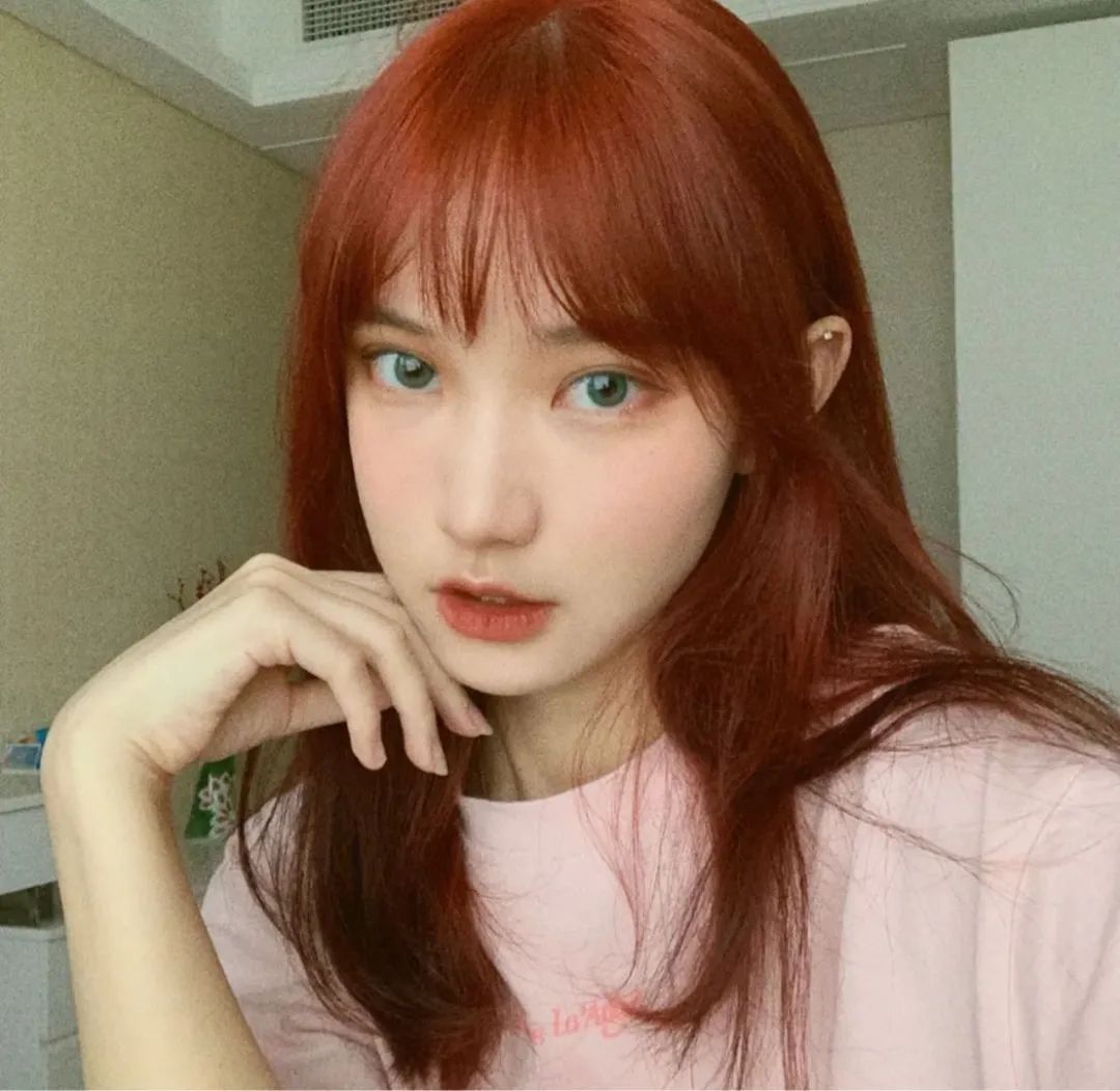 2022年流行发色显白黑茶冷棕,流行发色2021显白减龄短发颜色