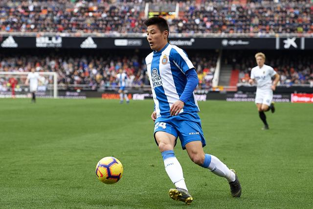 巴萨被倒钩绝杀,老将倒钩绝杀巴萨