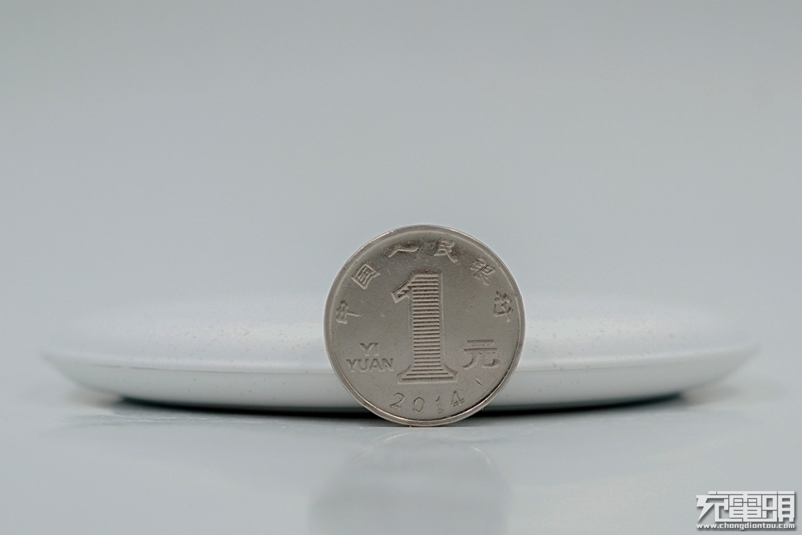 绿联无线充电宝拆解,绿联30瓦充电器拆解