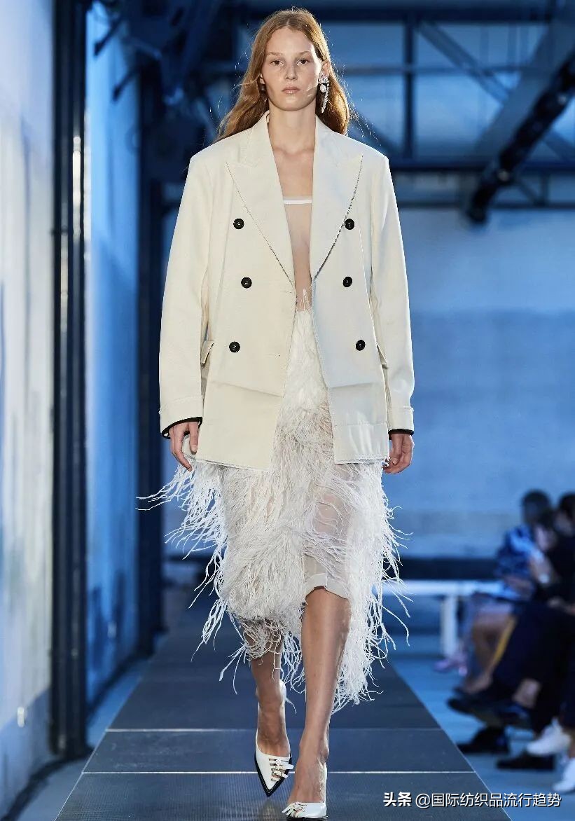 最新一季的巴黎时装秀,下一次的巴黎时装周