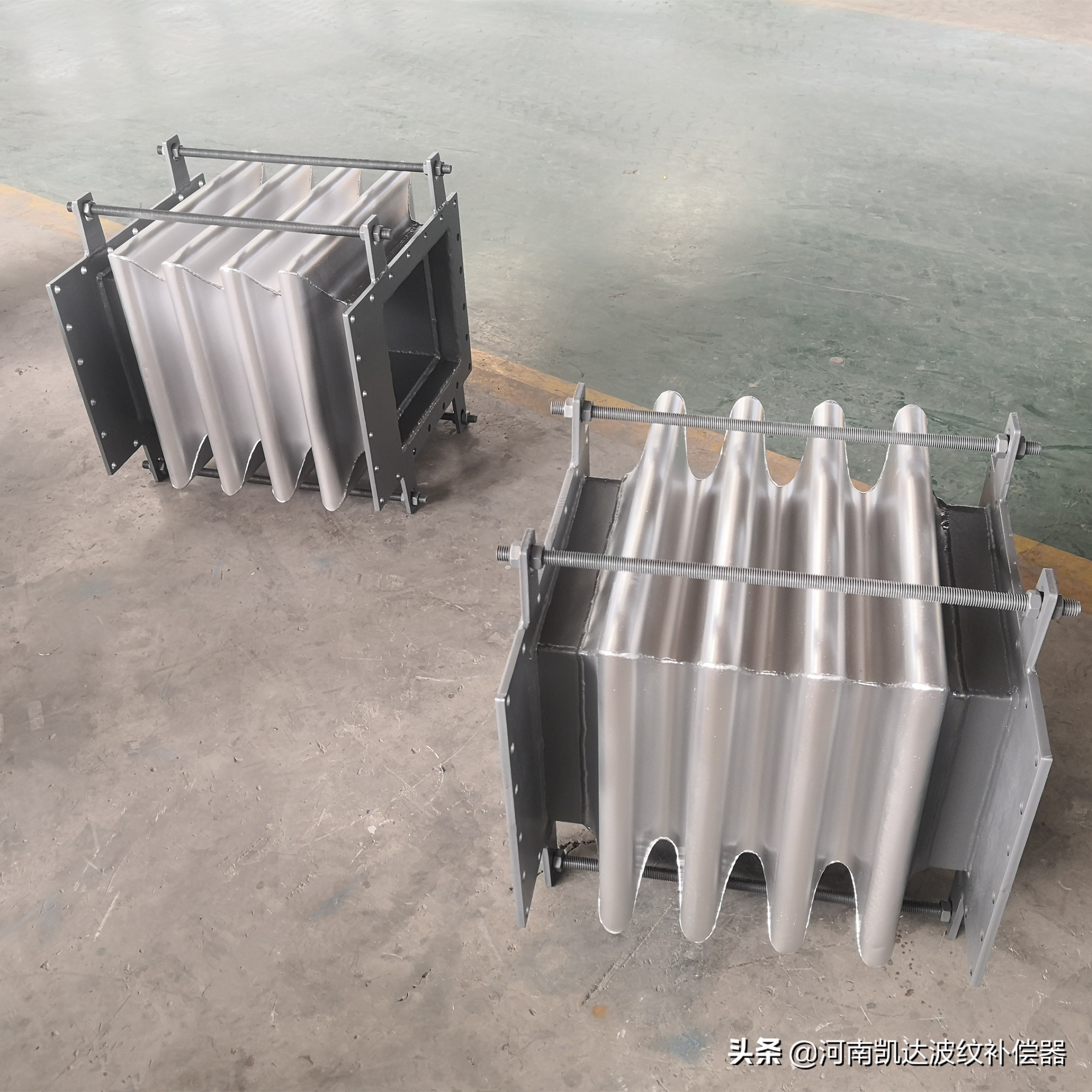 波纹伸缩补偿器,方形不锈钢矩形波纹补偿器