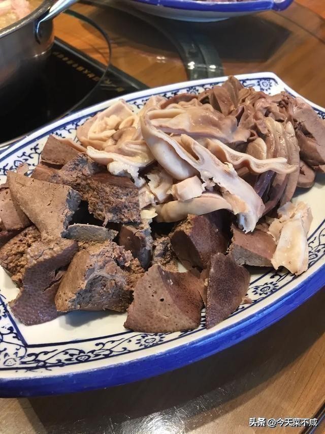 杀猪菜是东北饮食文化的传承,揭秘东北杀猪菜的文化密码