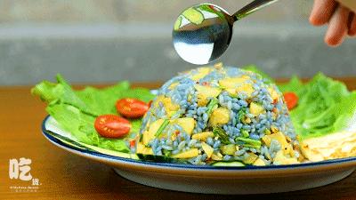 昆明2环边巷子里的小店，1杯咖啡+1份简餐，感觉我又去到了泰国