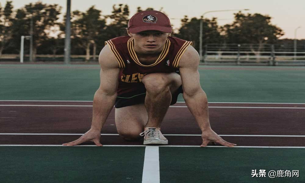 一双好鞋对跑步的作用,什么鞋能提高跑步成绩