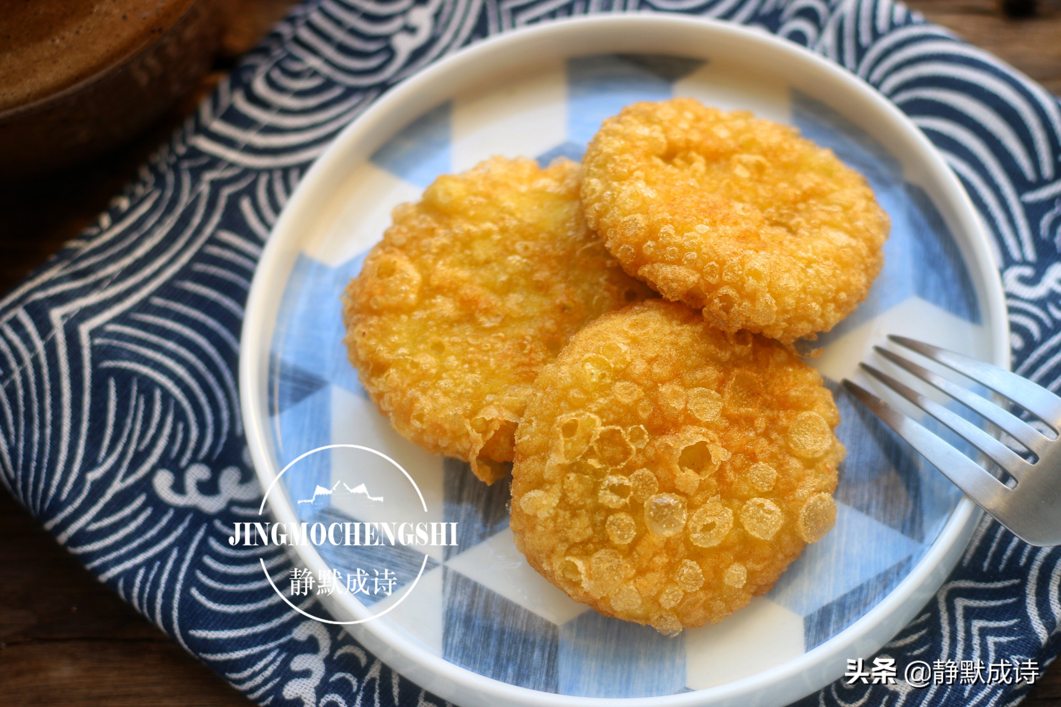 黄米面炸糕怎么做酥脆不爆裂,黄米面炸糕怎么做不粘手