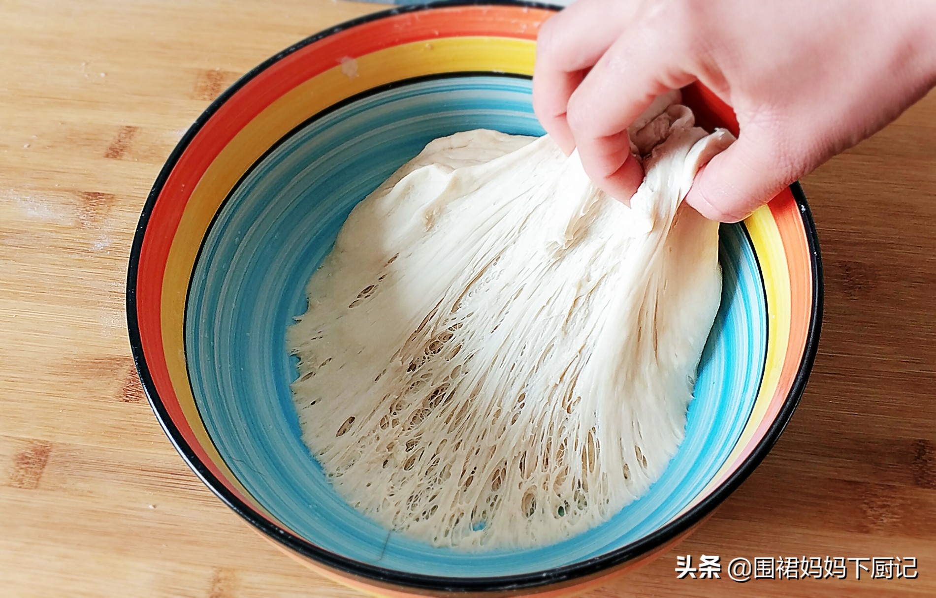 焦香美味的水煎包就做好了,焦香可口的水煎包