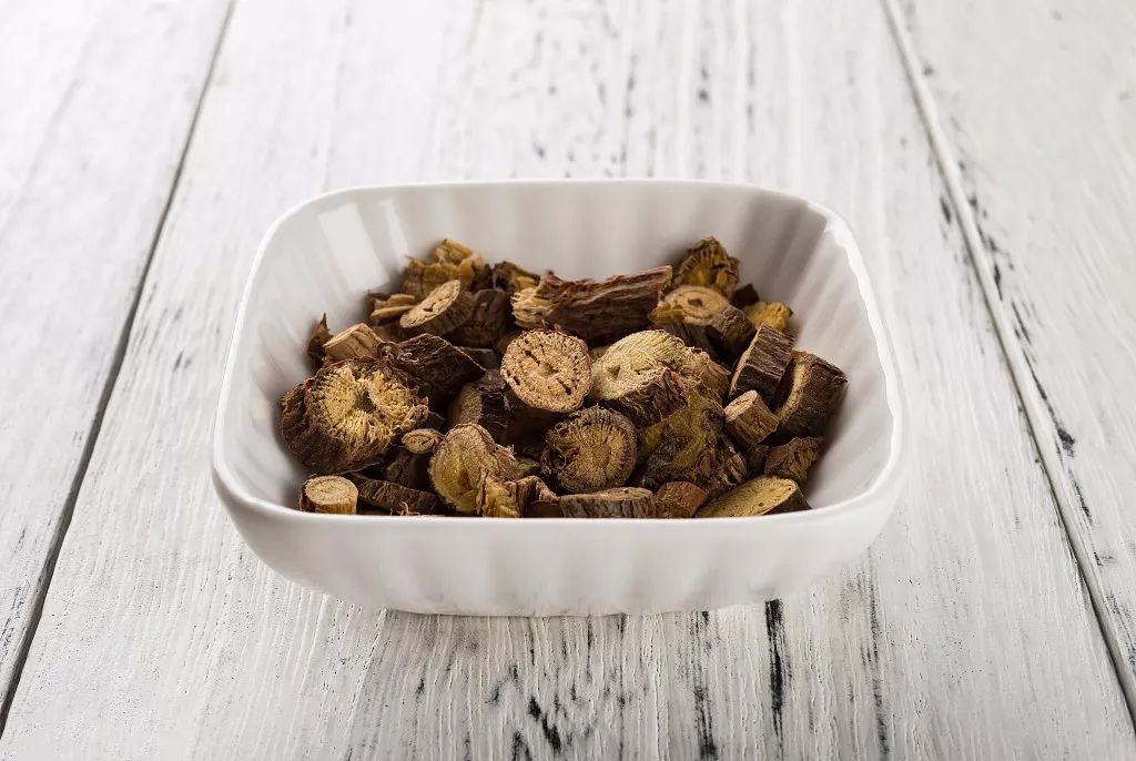 经常吃药能不能喝点甘草水解毒,老是吃药心里很烦