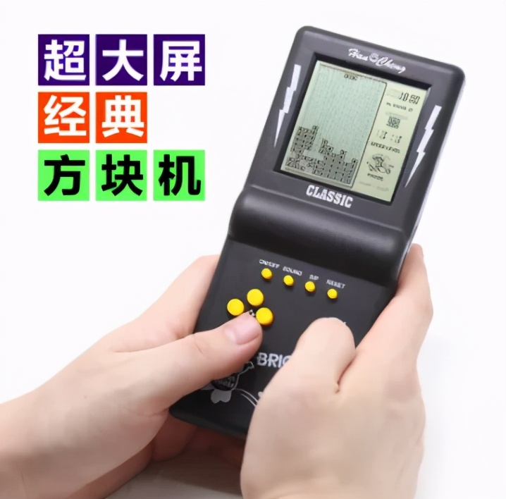 《大鹅模拟器》开发商做的那款“转笔刀掌机”，马上就要面世了