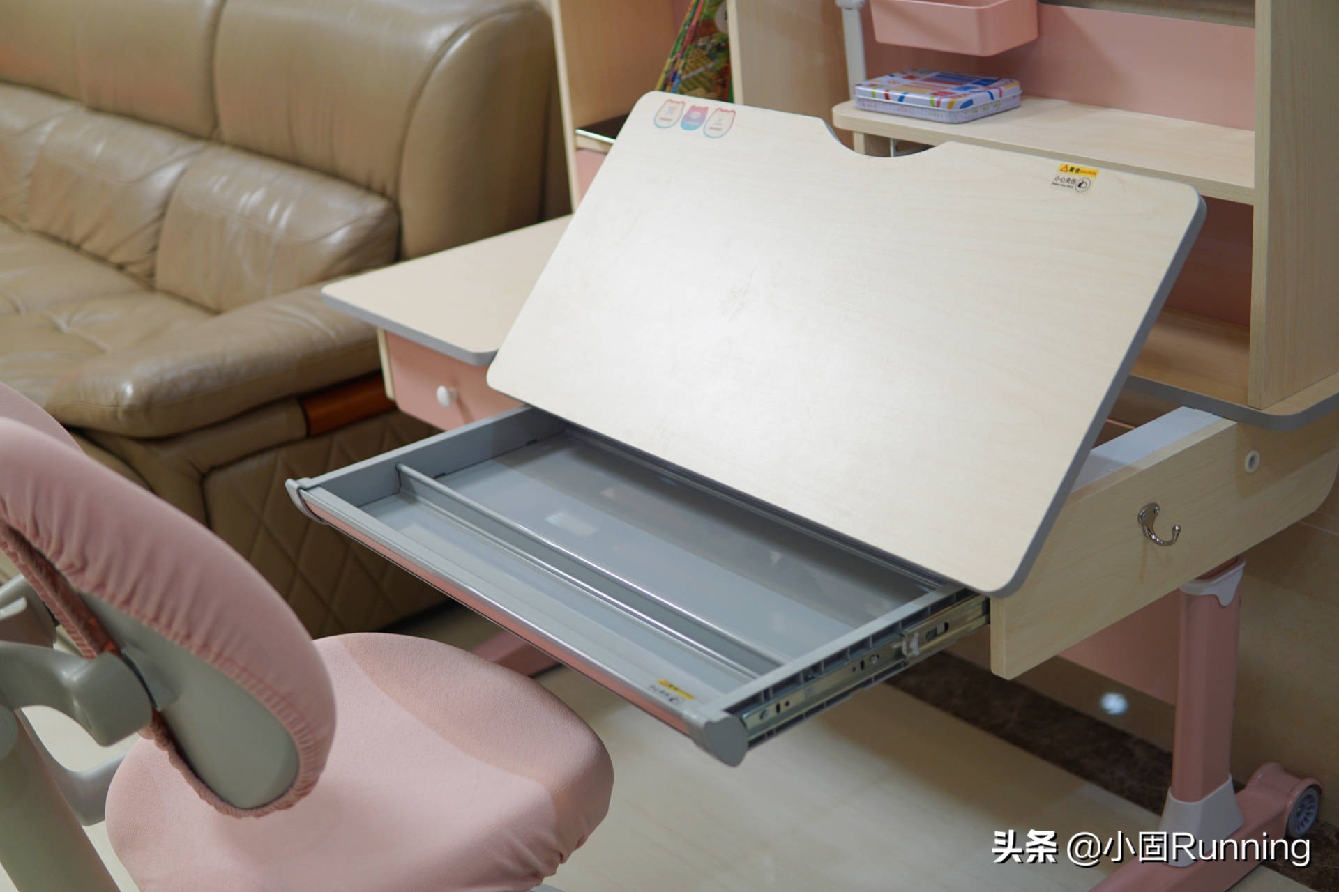 女儿小红花,儿童桌椅学习桌椅1-3岁可以画画