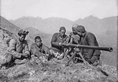 开国上将回故乡,看到警车封路并且隔开群众,怒问:耍什么排场?