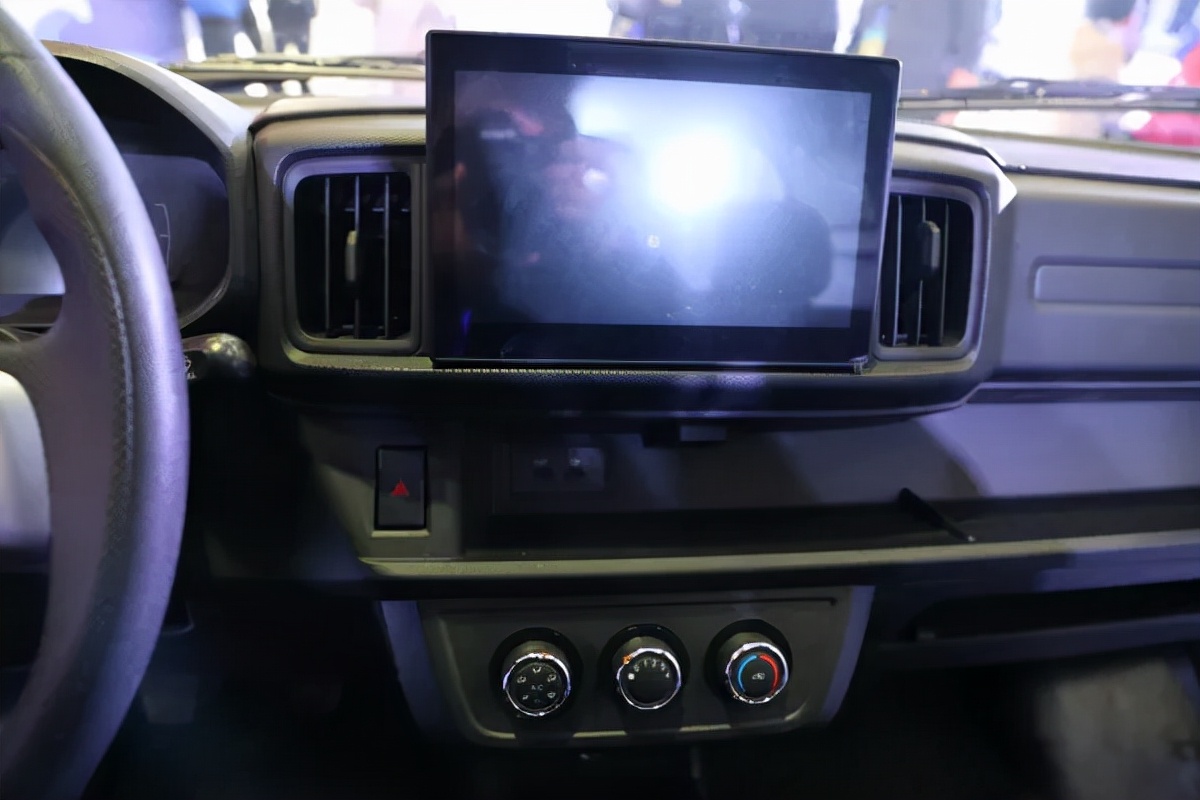 车身长5.8米的轿车,奇瑞开瑞x6小微卡