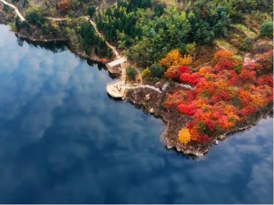 灵山秀水度深秋,灵山秀水堪称世外桃源