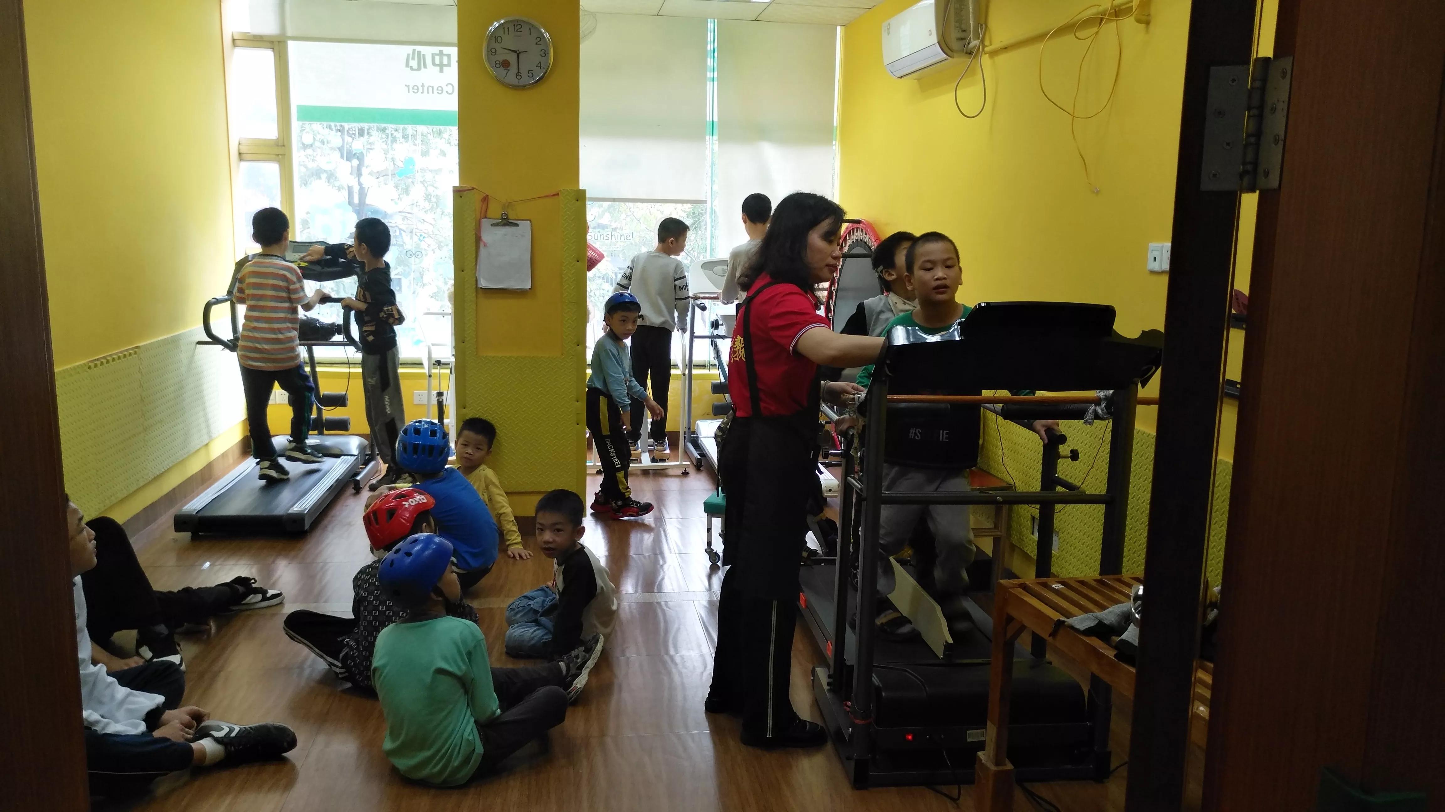 关爱自闭症儿童临沧,关爱脑瘫儿童湖南省