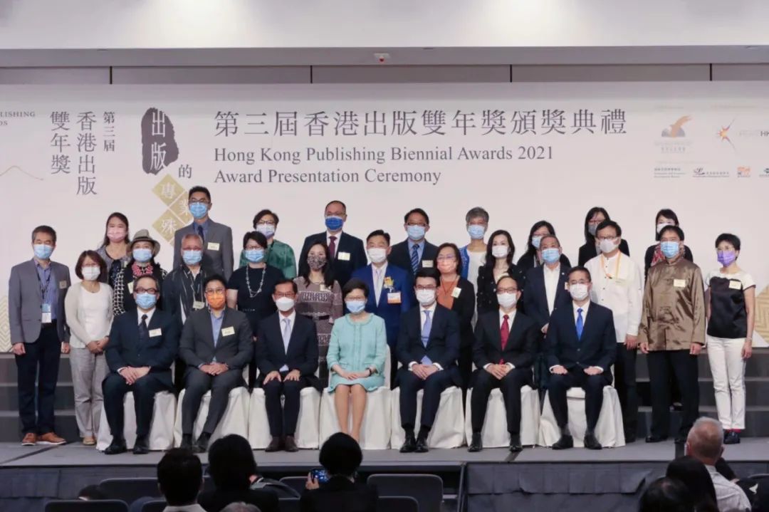 香港亚洲博览馆后疫情时代,香港书展周日爆棚场内外人潮涌动