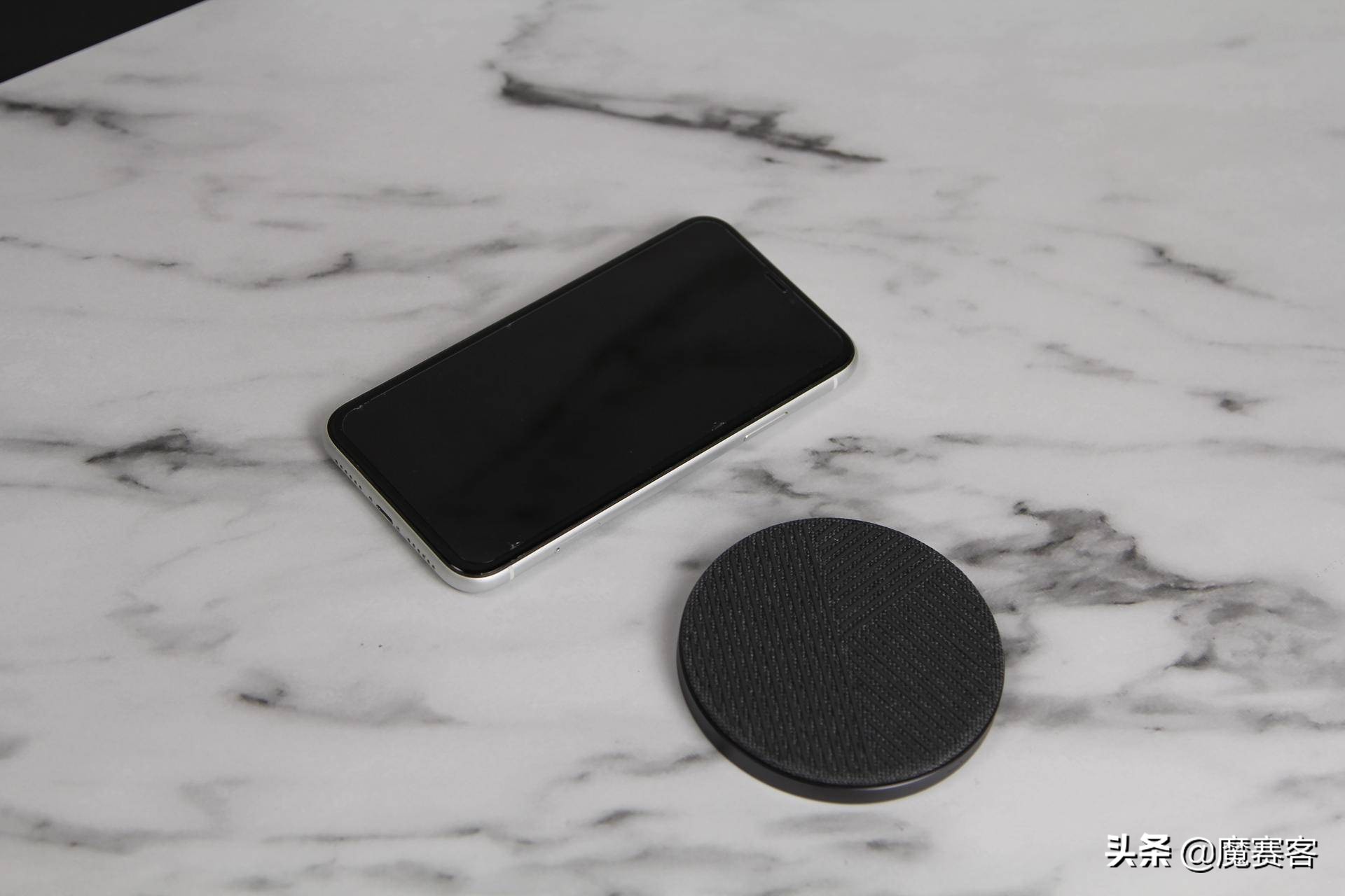 成年人的写字桌,成年人桌面书架