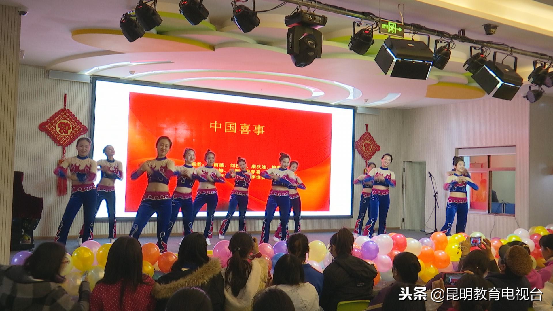 不忘初心砥砺前行大型活动献礼,不忘立德树人初心幼儿大型活动