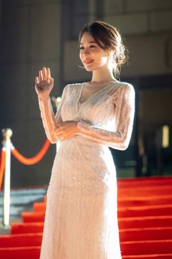 刘仁娜李栋旭鬼怪讲解,李栋旭刘仁娜鬼怪发布会