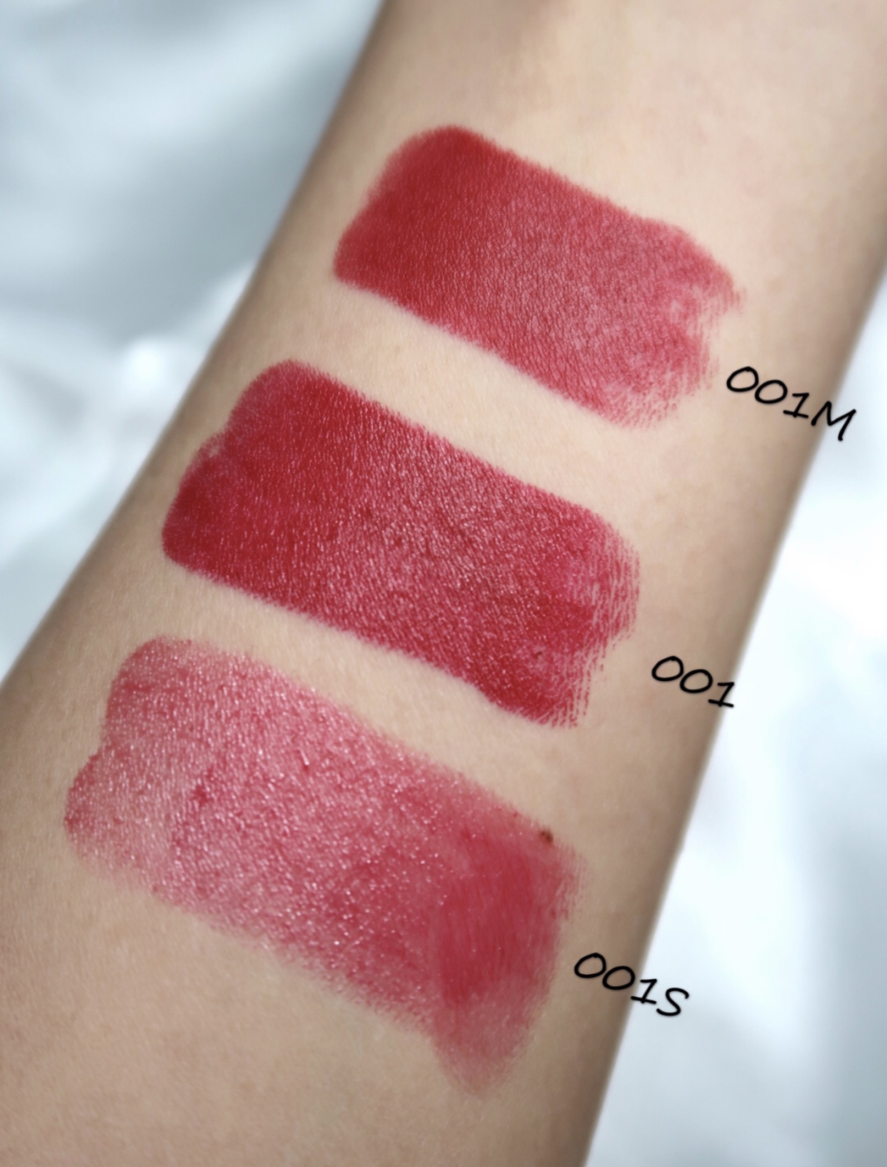 上海有cl萝卜丁专柜吗,cl萝卜丁礼盒装真假