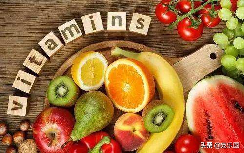 狗狗身上有好多皮屑老挠怎么回事,泰迪狗狗身上有皮屑怎么办