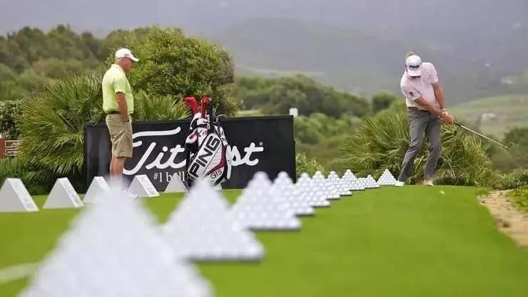 4个最简单的热身方法,原地热身的10个动作从头到脚