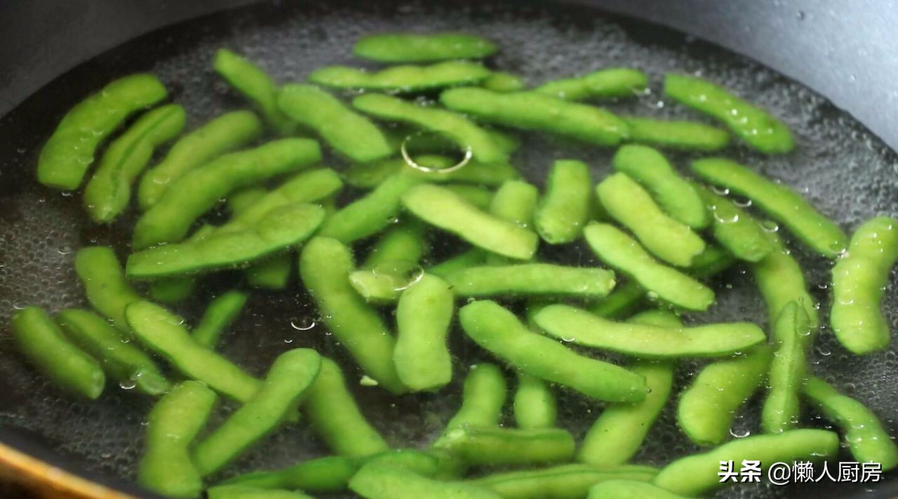 煮带壳的毛豆怎么不会发黄,怎样才能煮出翠绿的毛豆