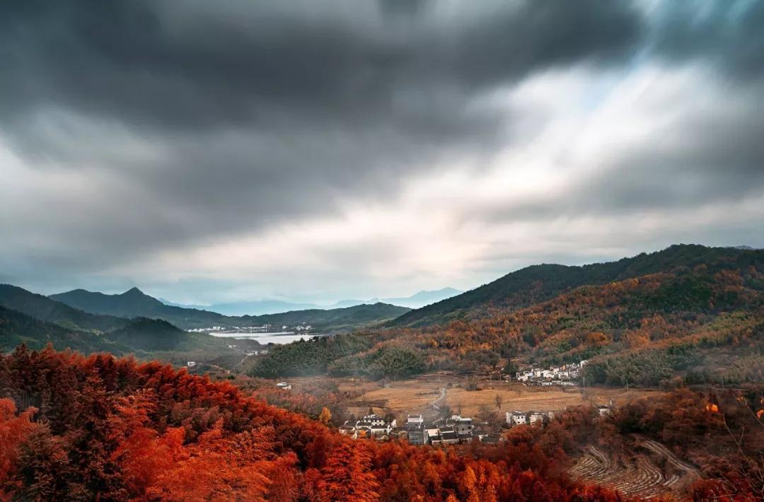 袅袅炊烟升起诗情画意,山间炊烟袅袅诗词