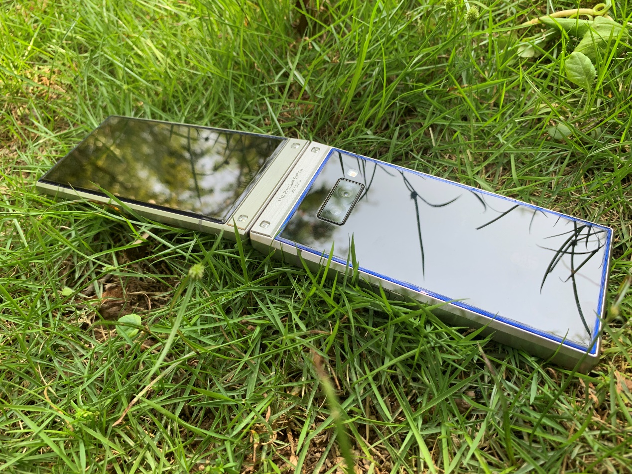 复刻版三星w2018,三星w2019有啥好玩的