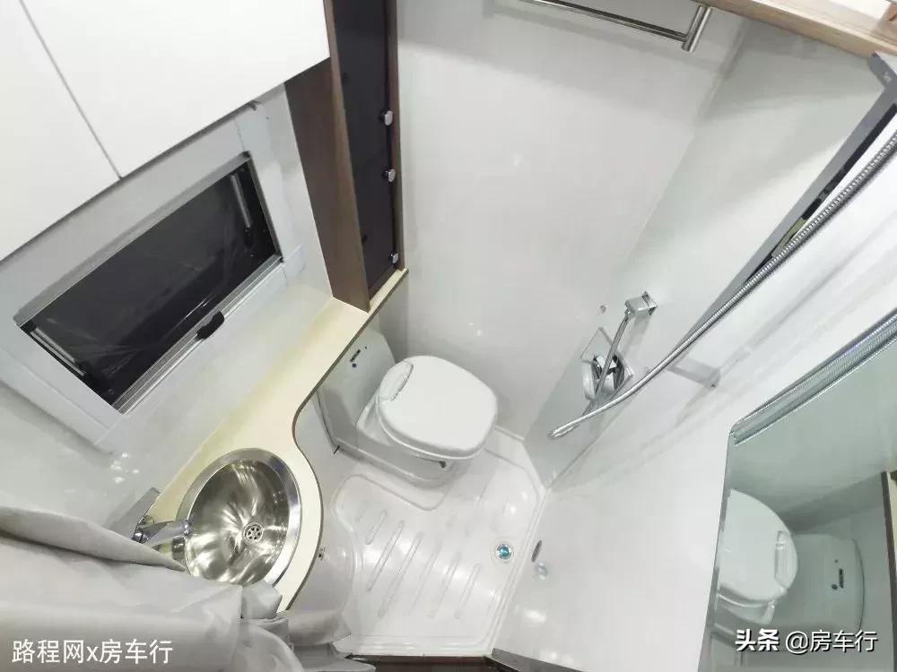 房车大全20-30万的c型房车限量版,房车价格30万元空间大全新自动挡