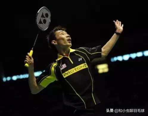 羽毛球如何确认击球点和击球时机,怎样解决羽毛球击球点靠后的问题