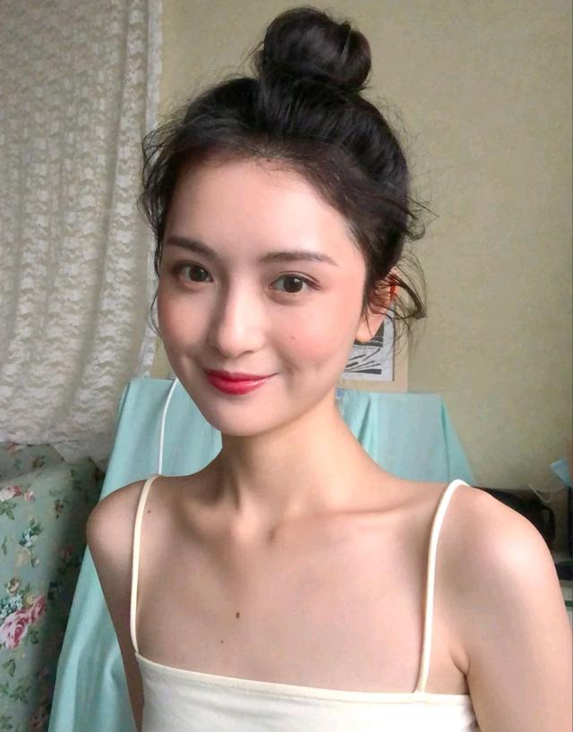 丸子头过时了?那是你不会扎!教你5种洋气扎法,好减龄