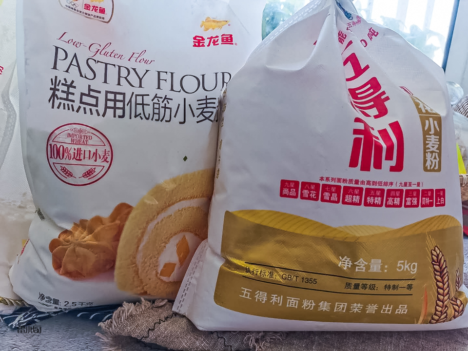 如何区分低筋高筋中筋面粉,高筋和低筋中筋面粉的区别