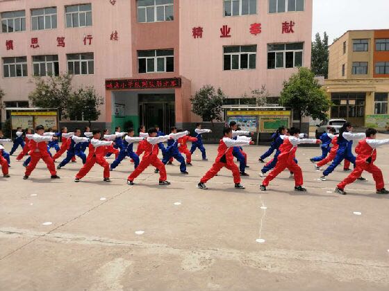 全校队列队形展示,课堂常规队列队形展示比赛视频