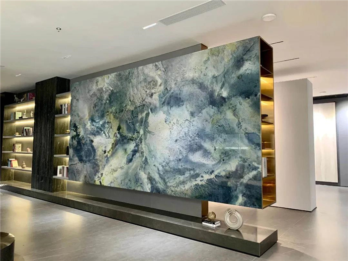 最具建筑感总部展厅亮相！华岩品致打造“百店百面”赋能“牛商”