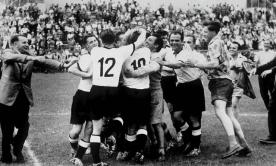 从顶级潮牌到拖欠房租,斗赢了亲兄弟的三叶草却败给了病毒?